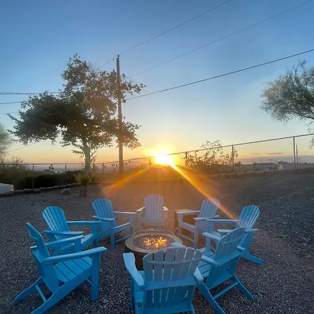 Havasu Lake House 4 Bedroom & 3 Ba W/Pool & Hot Tub