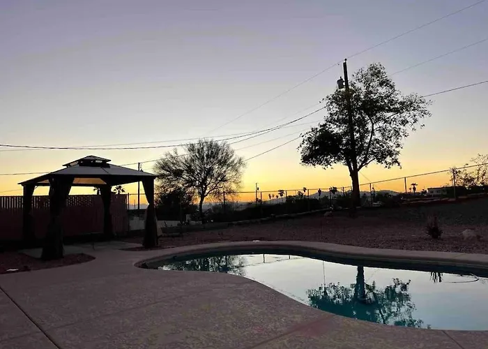 Hotel Havasu House 4 Bedroom & 3 Ba W/pool & Hot Tub