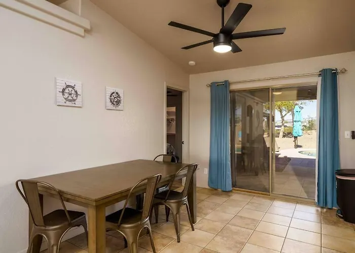 Havasu House 4 Bedroom & 3 Ba W/pool & Hot Tub Lake Havasu City