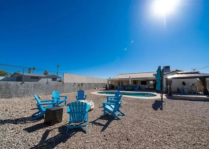 Havasu House 4 Bedroom & 3 Ba W/pool & Hot Tub 4*