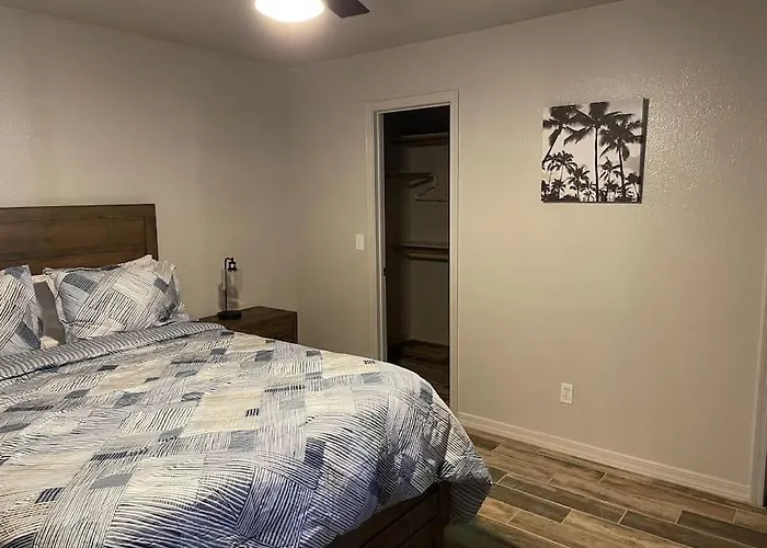 Hotel Havasu House 4 Bedroom & 3 Ba W/pool & Hot Tub